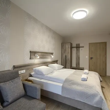 Konukevi Wiktoria Krynica-zdroj 4*